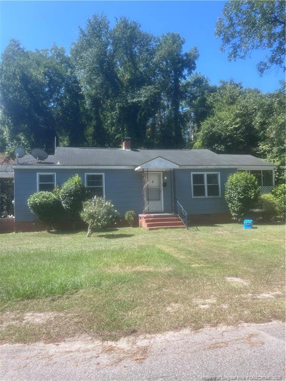 104 E Cottingham Street, Maxton, NC 28364