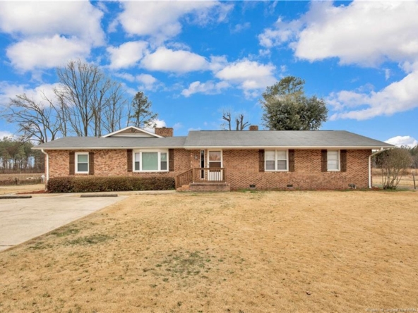 8161 E 130 Highway, Maxton, NC 28364 - exterior front